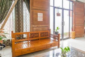 Fotografie z fotogalerie ubytování OYO 94067 The Roy Suite Guest House v destinaci Bandar Lampung