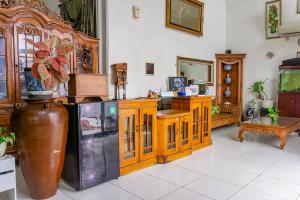 Fotografie z fotogalerie ubytování OYO 94067 The Roy Suite Guest House v destinaci Bandar Lampung