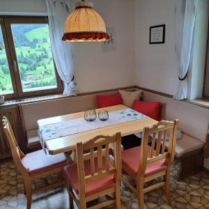 Posedenie v ubytovaní Ferienwohnung Schatzhof