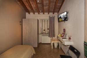 TV a/nebo společenská místnost v ubytování Colorado Home