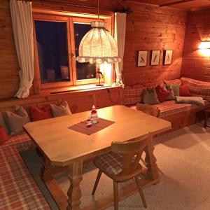 Posedenie v ubytovaní Ferienwohnung Schatzhof