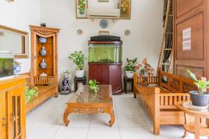 Fotografie z fotogalerie ubytování OYO 94067 The Roy Suite Guest House v destinaci Bandar Lampung