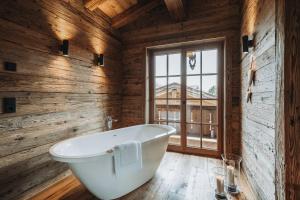 Ein Badezimmer in der Unterkunft Alpzitt-Chalets