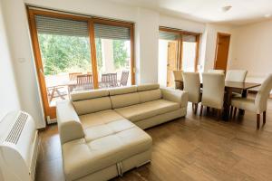 Posedenie v ubytovaní Jacht Apartmanok