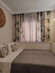 Кровать или кровати в номере Modern Apartment in Adeje, 65 sqm, Year-Round Pool +54 фотографии