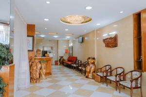Posezení v ubytování Nam Đông hotel
