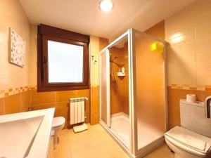 Kúpeľňa v ubytovaní Casa Alicia VIVIENDA USO TURISTICO - B + 37 fotografií