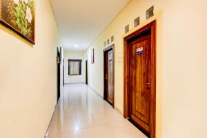 Foto sihtkohas Yogyakarta asuva majutusasutuse Hotel O Pogung Near Near Ugm Formerly Maleo Residence galeriist