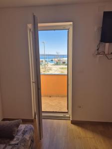 Μια τηλεόραση ή/και κέντρο ψυχαγωγίας στο Laurel
