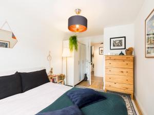 Ένα ή περισσότερα κρεβάτια σε δωμάτιο στο Self Contained 1Bed with Parking Leamington Spa Pass the Keys