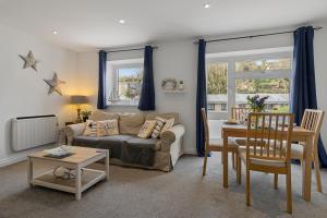 Gallery image of Captain's Keep - Brixham - with designated parking in Brixham