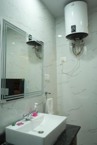 Gallery image of Hotel Golden Palace in Lucknow