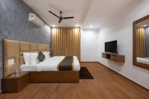 Postel nebo postele na pokoji v ubytování Kasauli Skylline I 2 BHK With Jacuzzi