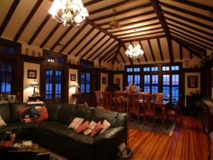 Posezení v ubytování Lake George Boathouse Waterfront Lodging