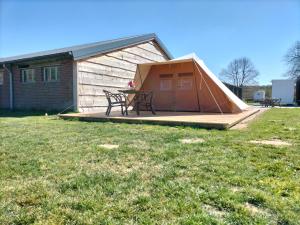 Gallery image of Hoeve Linnerveld Trekkerstent in Sint Odiliënberg +7 photos