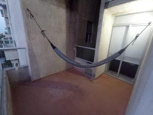 卡塔赫纳Aqualina 911的挂在墙上的吊床