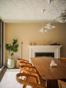 Χώρος καθιστικού στο Spanish Garden Hot Spring Villa