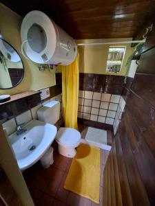 Koupelna v ubytování Levantes Garden House -