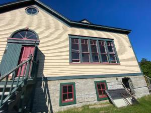 Gallery image of Trinity's Oceanview Gem St Paul's Schoolhouse in Trinity +8 photos