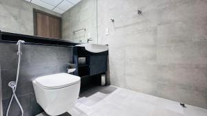 Koupelna v ubytování Sunday Sheikh Zayed Road Concord Tower 1 BR by Belvilla