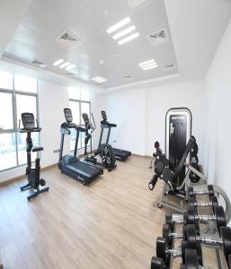 Fitness centrum a/nebo fitness zařízení v ubytování Sunday Sheikh Zayed Road Concord Tower 1 BR by Belvilla