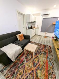 TV a/nebo společenská místnost v ubytování Yellow Door Hotels