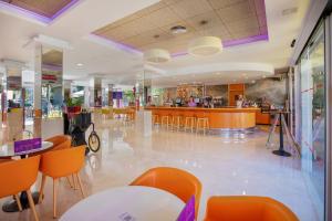 Restaurace v ubytování Hotel Servigroup Pueblo Benidorm