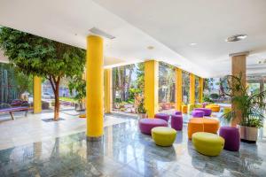 Posezení v ubytování Hotel Servigroup Pueblo Benidorm
