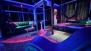 Posezení v ubytování BDSM room Bydgoszcz z sauną