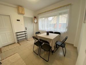 Fotografie z fotogalerie ubytování Kollar apartman v destinaci Balatonszemes + 8 fotografií
