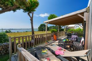 Naturlandskabet i nærheden af campingpladsen