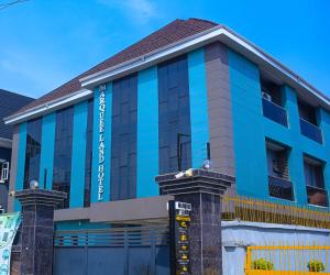 Hoone, kus hotell asub
