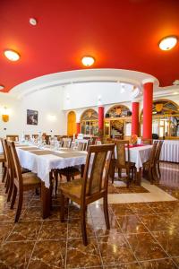 Restoran atau tempat lain untuk makan di Hotel Corvinus