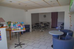 Afbeelding uit fotogalerij van Hotel Durand Le Patio in Alès