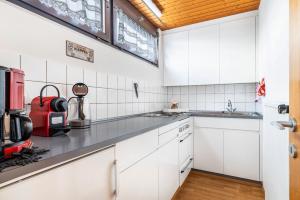 Η κουζίνα ή μικρή κουζίνα στο Ferienwohnung Ölrain