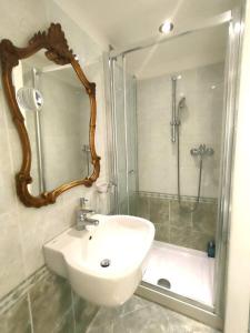 Koupelna v ubytování Ca Rialto Apartment + 9 fotografií
