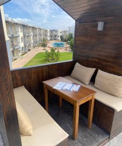 Appartement vue sur mer的阳台或露台