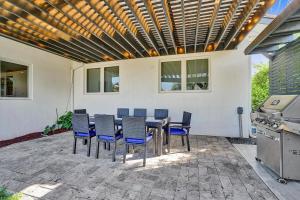 Fotografie z fotogalerie ubytování 7 BR Intercostal Beauty with Heated Pool v destinaci Hallandale Beach