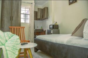 Imagen de la galería de Silver Studios with WIFI & Netflix, en Nanyuki