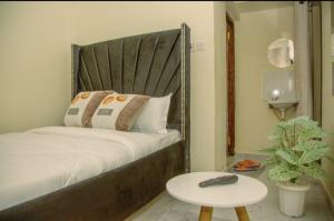 Imagen de la galería de Silver Studios with WIFI & Netflix, en Nanyuki 8 fotos más
