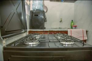 Kuchyň nebo kuchyňský kout v ubytování Silver Studios with WIFI & Netflix + 8 fotografií