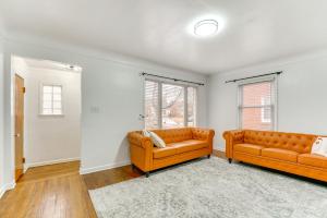 Φωτογραφία από το άλμπουμ του 13 Mi to Downtown Detroit Bright Home σε Dearborn