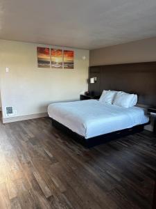 Postel nebo postele na pokoji v ubytování Travelodge by Wyndham Florence