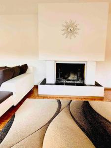 Gallery image of Spectacular penthouse with lake views in central Brissago in Brissago