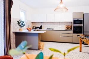 Villa David - NEW - first renting - for 9 person的厨房或小厨房