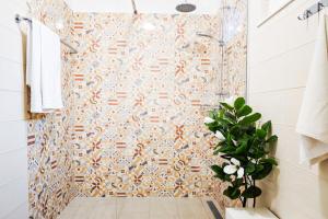 Villa David - NEW - first renting - for 9 person的一间浴室