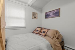 Gallery image of The Bear Lake Lodge Getaway 15-20 mins to casino in Glasgo
