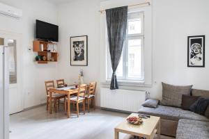Posedenie v ubytovaní Dora apartment near Buda Castle with PARKING!