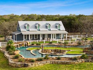 Baseinas apgyvendinimo įstaigoje Lazy River Ranch - Lazy River Pool, Golf & Pickleball arba netoliese