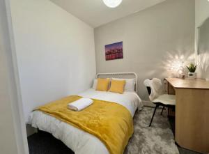 Postel nebo postele na pokoji v ubytování Quarto 5 casa compartilhada no L6